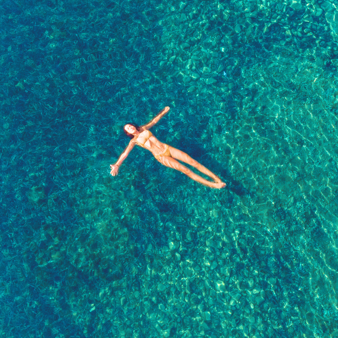 How to Keep Up with Your Skincare Routine While on Holiday